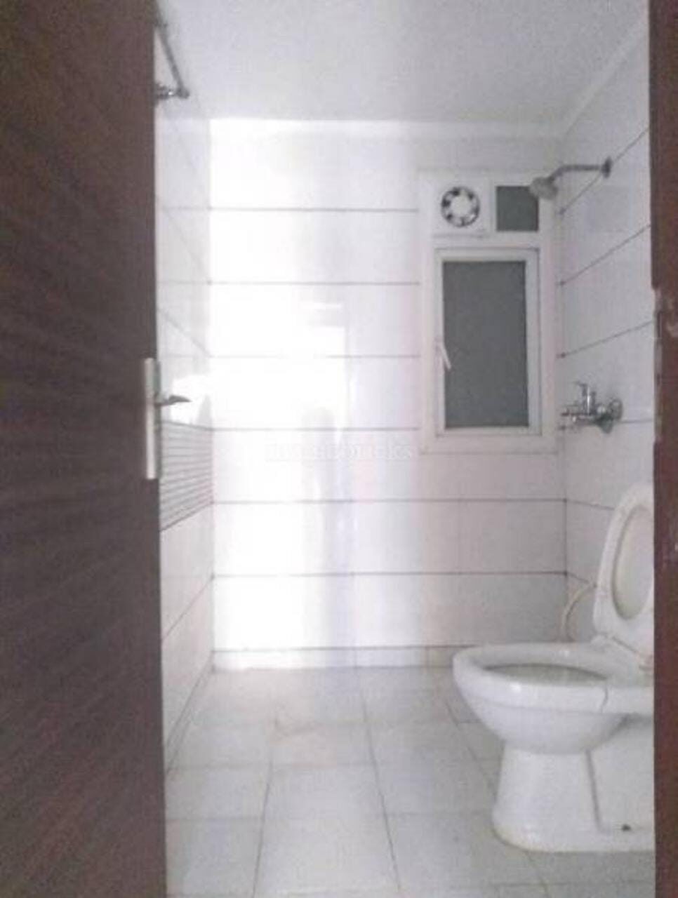 n7 3 Beds 3 Baths + servant flat for Sale in Noida, UP