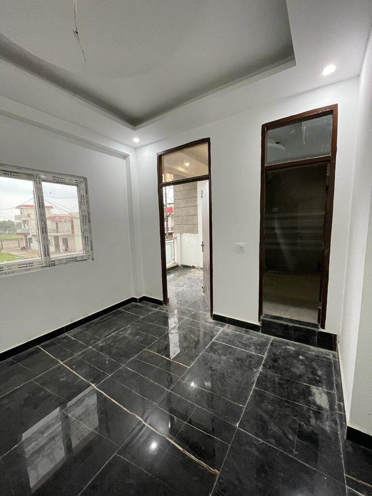 Ready to Move 3 beds 3 baths House for Sale in Noida Extn. UP
