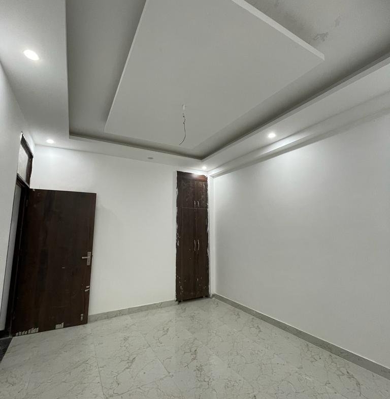 Ready to Move 3 beds 3 baths House for Sale in Noida Extn. UP