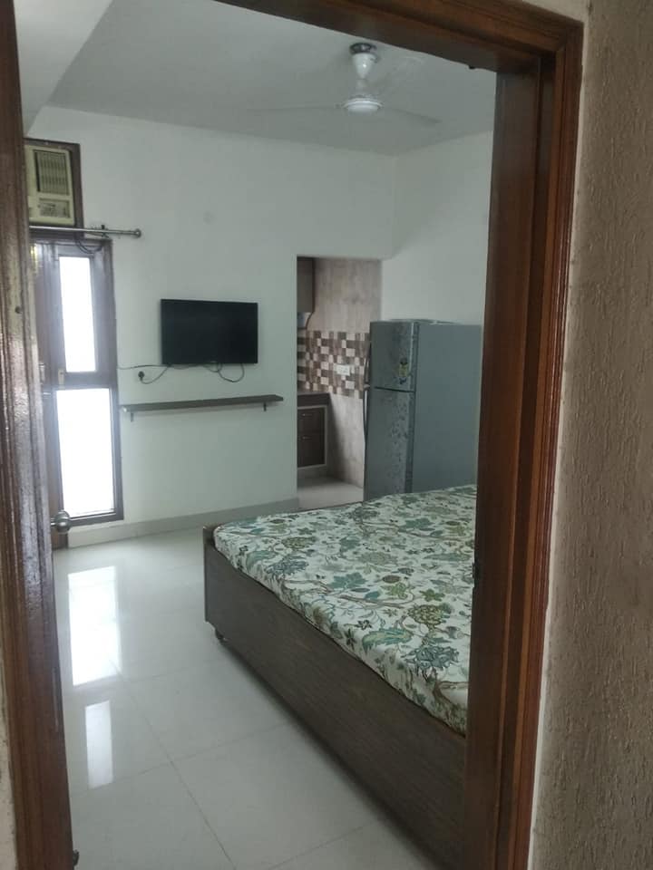 o2 ONLY FOR GIRLS 1Bed 1Bath flat Fully Furnished in Saket, Delhi