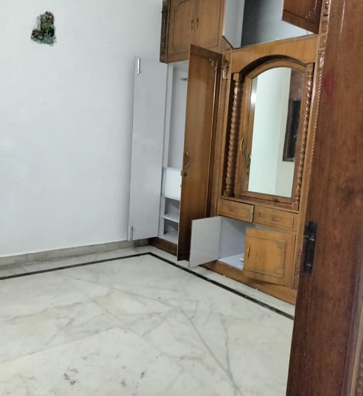 1st Floor Unfurnished 2Beds 1 Baths flat for rent in Malviya Nagar, Delhi