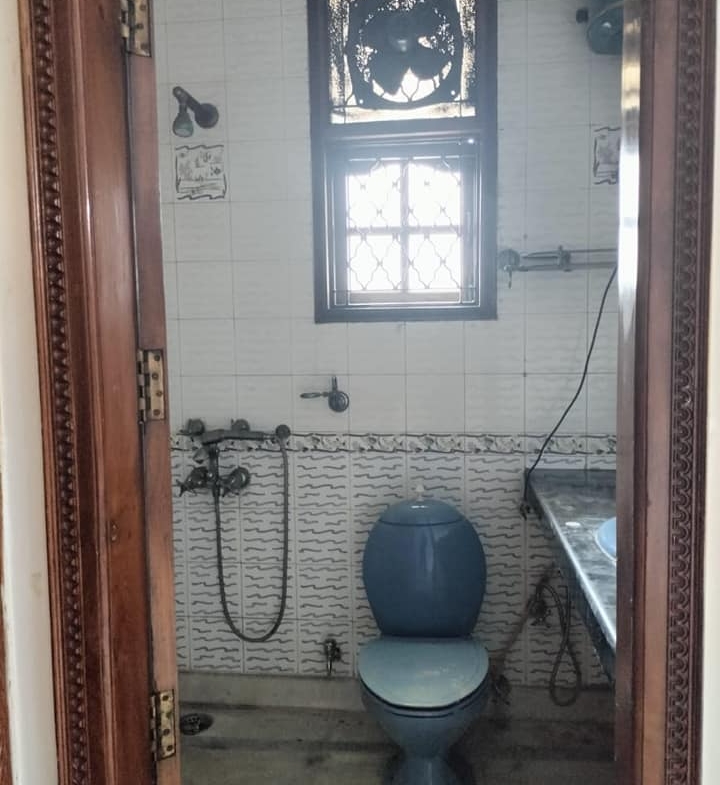 1st Floor Unfurnished 2Beds 1 Baths flat for rent in Malviya Nagar, Delhi