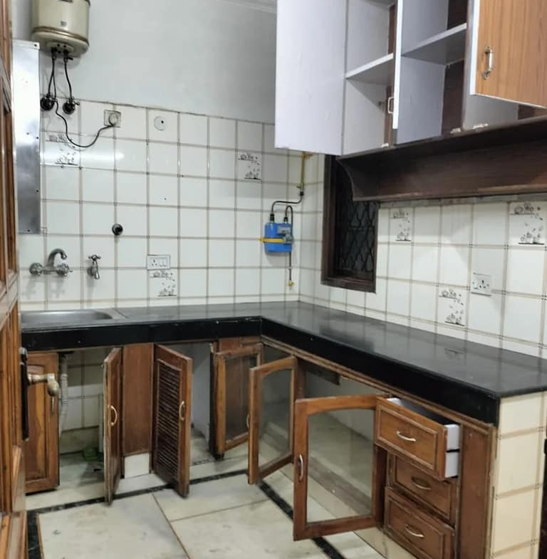 1st Floor Unfurnished 2Beds 1 Baths flat for rent in Malviya Nagar, Delhi