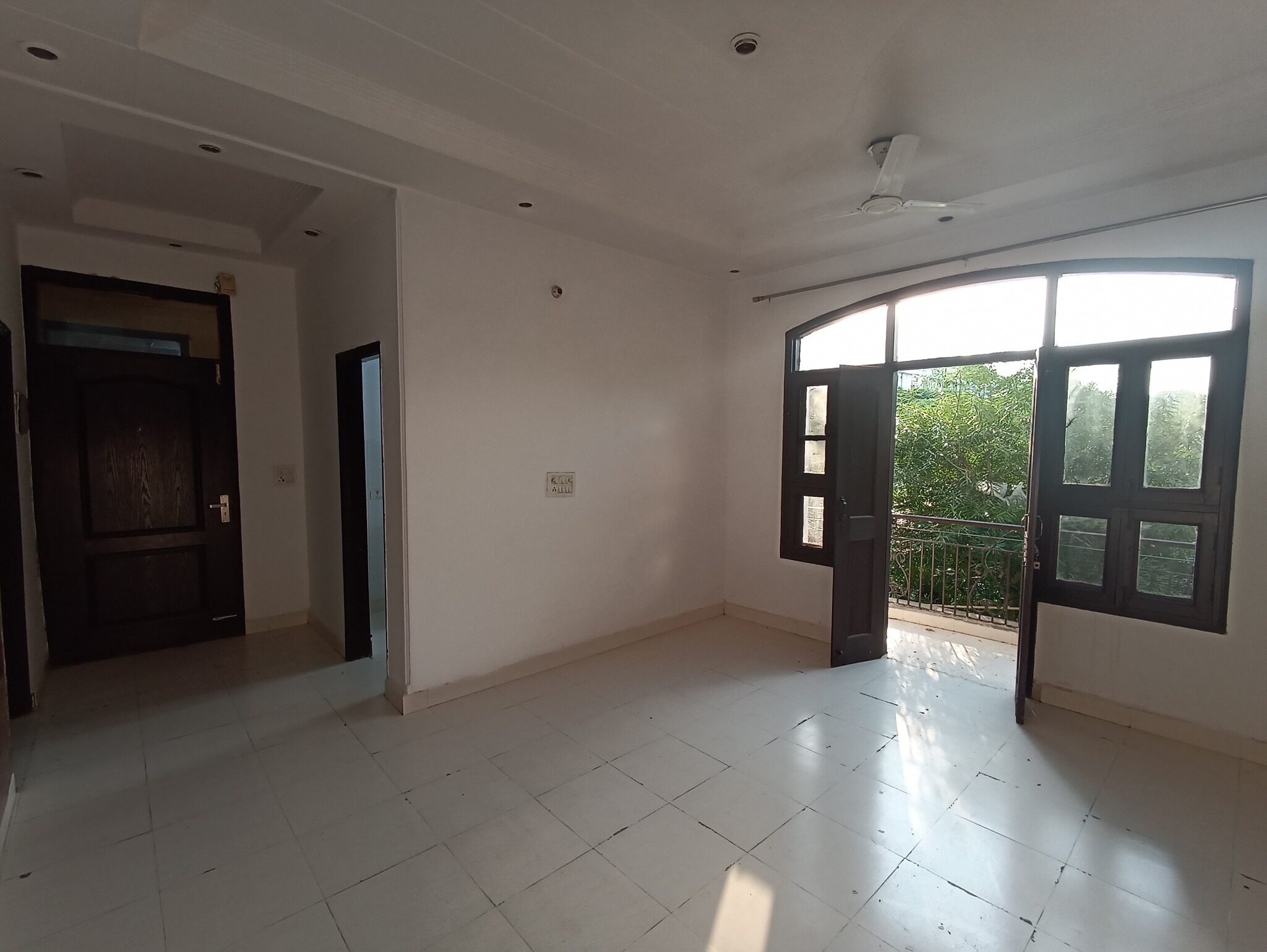 2 Beds 1 Bath and 4 Beds 3 Baths Builder floors for Sale in Dwarka, Delhi