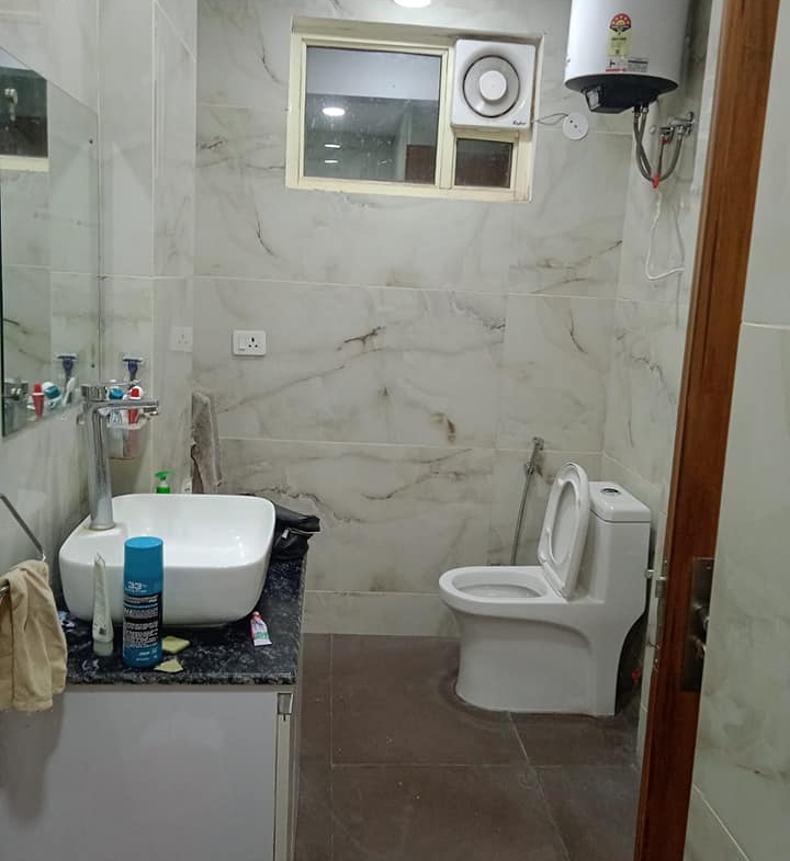 1Bed With balcony Furnished in Sant Nagar east of Kailash Delhi