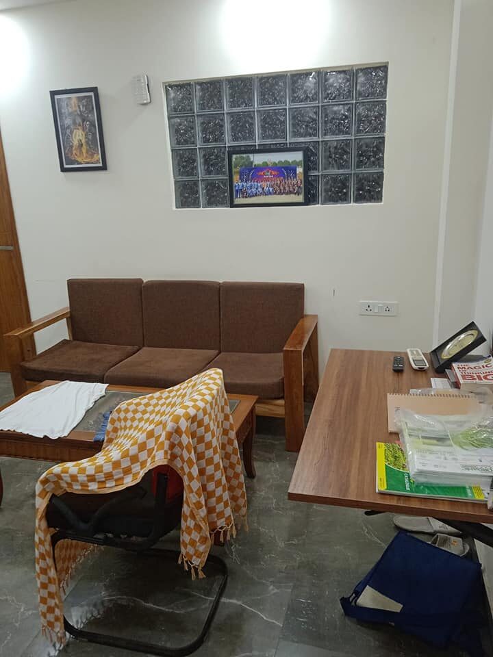 1Bed With balcony Furnished in Sant Nagar east of Kailash Delhi