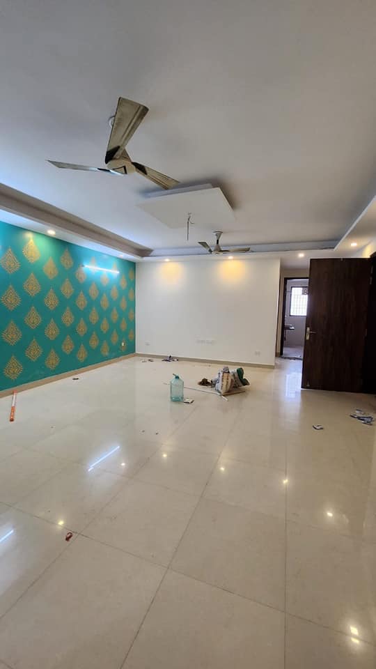 3 Beds 3 Baths Semi furnished a brand new flat available for rent in Saket, Delhi