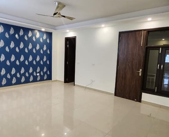 3 Beds 3 Baths Semi furnished a brand new flat available for rent in Saket, Delhi