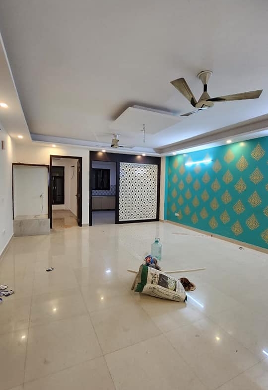 3 Beds 3 Baths Semi furnished a brand new flat available for rent in Saket, Delhi