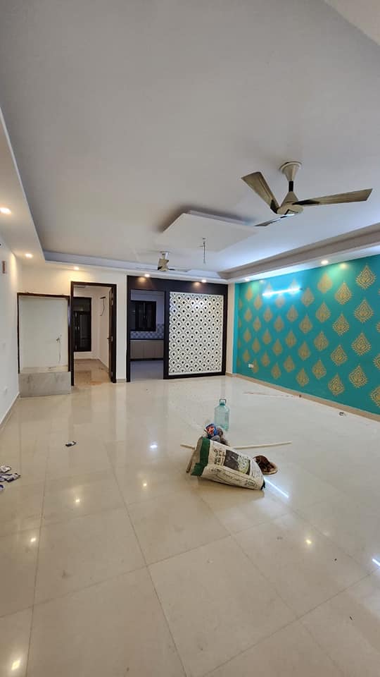 3 Beds 3 Baths Semi furnished a brand new flat available for rent in Saket, Delhi