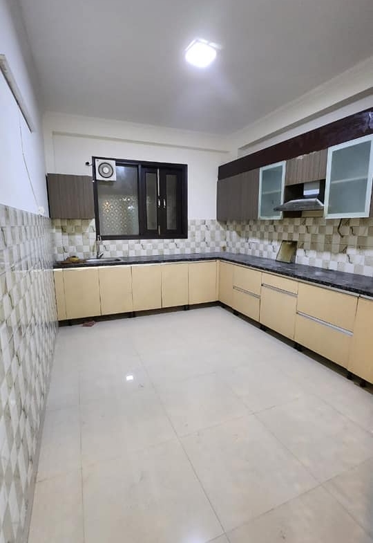 3 Beds 3 Baths Semi furnished a brand new flat available for rent in Saket, Delhi