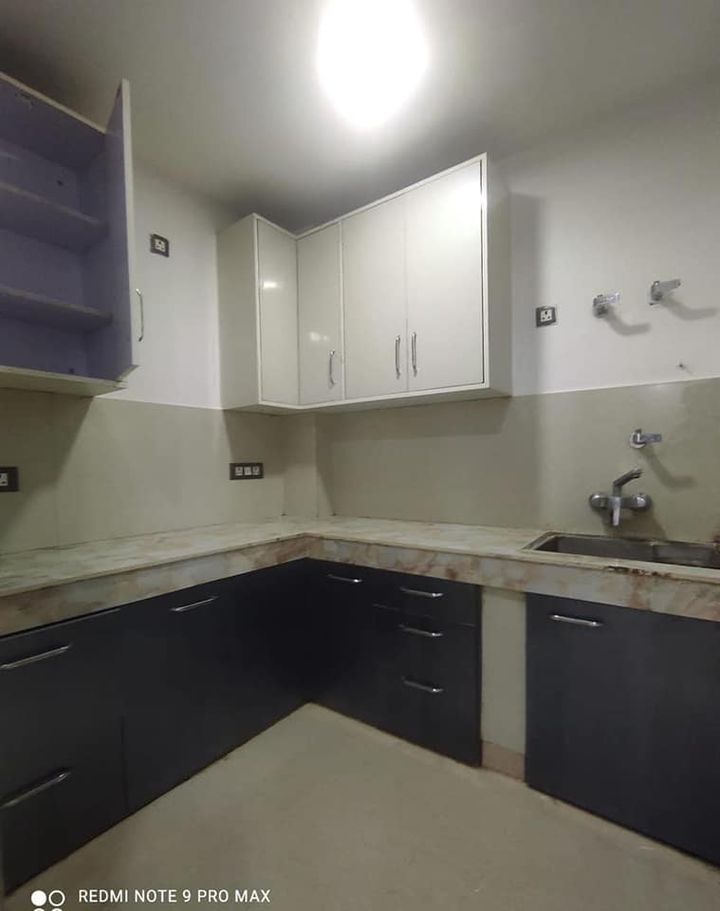 ps 2 beds semi furnished flat available for rent in Saket, Delhi
