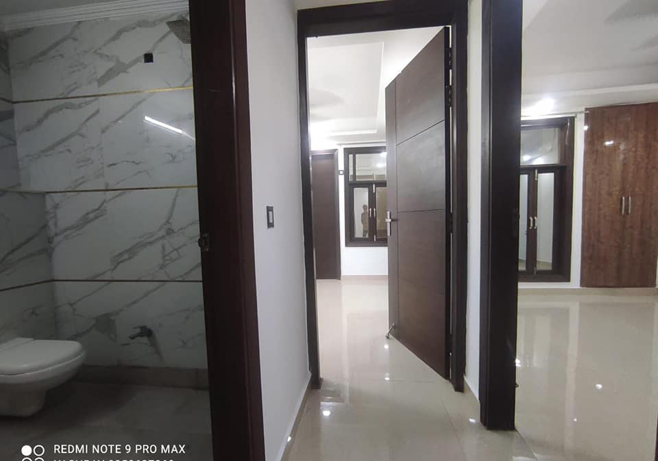2 beds semi furnished flat available for rent in Saket, Delhi