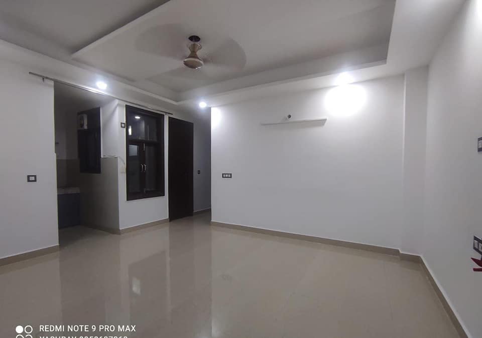 2 beds semi furnished flat available for rent in Saket, Delhi
