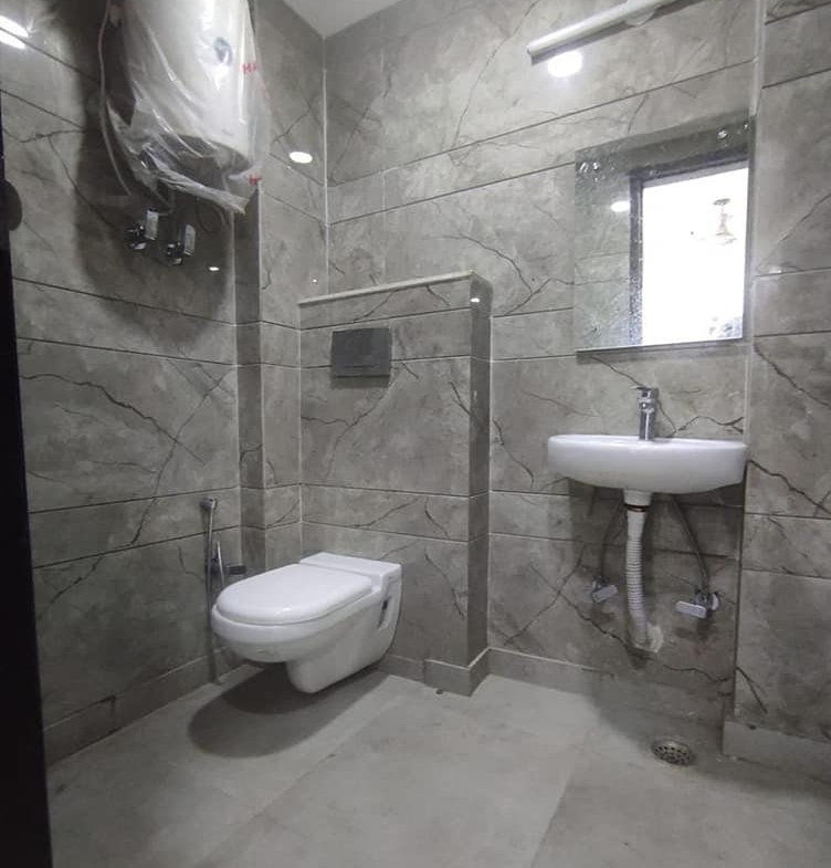 2 beds semi furnished flat available for rent in Saket, Delhi