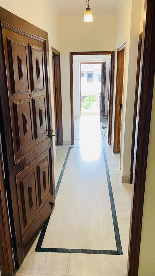 pu Semi furnished 2 Beds 1 Bath for rent in Green Park, Delhi