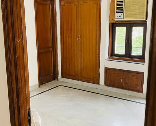 Semi furnished 2 Beds 1 Bath for rent in Green Park, Delhi