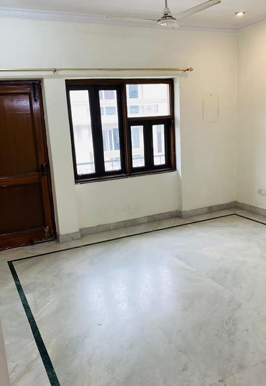 Semi furnished 2 Beds 1 Bath for rent in Green Park, Delhi