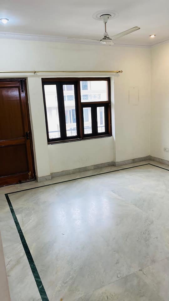 pu3 Semi furnished 2 Beds 1 Bath for rent in Green Park, Delhi