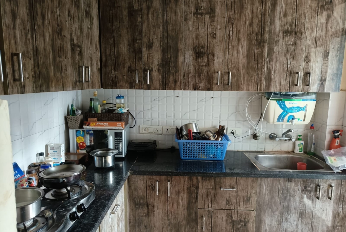 2 Beds 1 Bath for sale in Gaur city 2, Noida UP