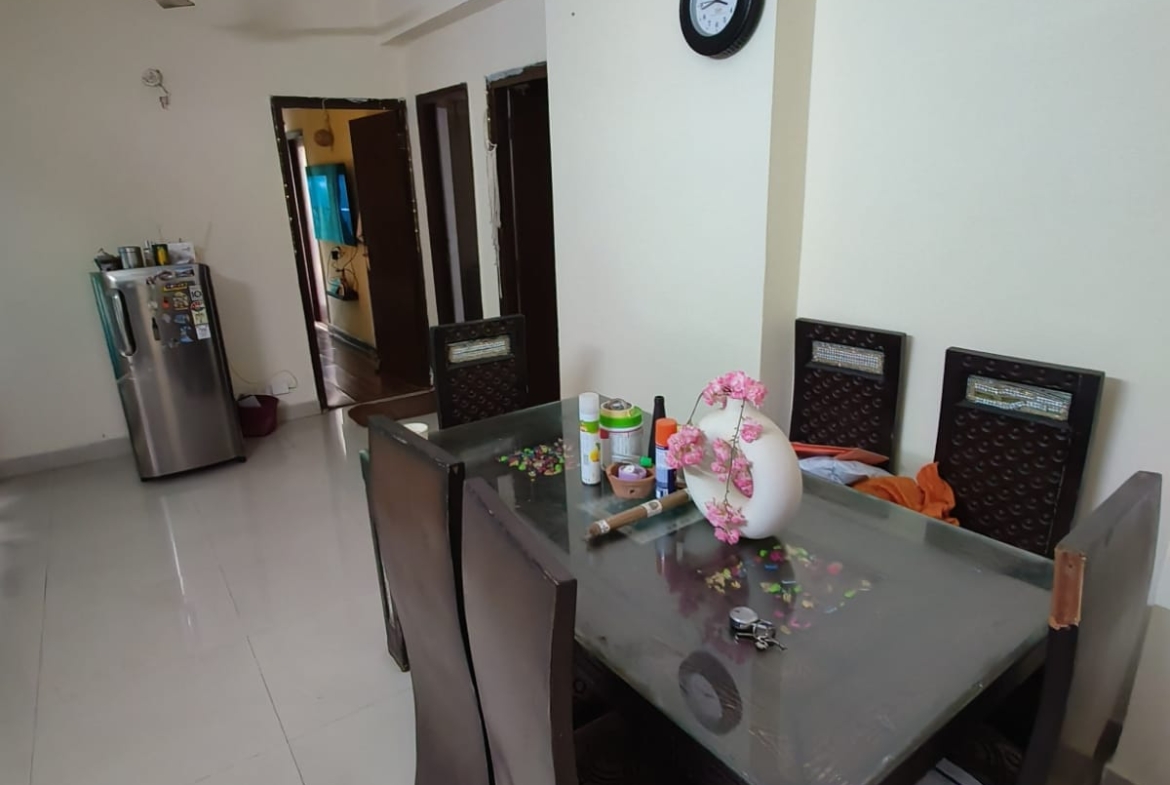 2 Beds 1 Bath for sale in Gaur city 2, Noida UP