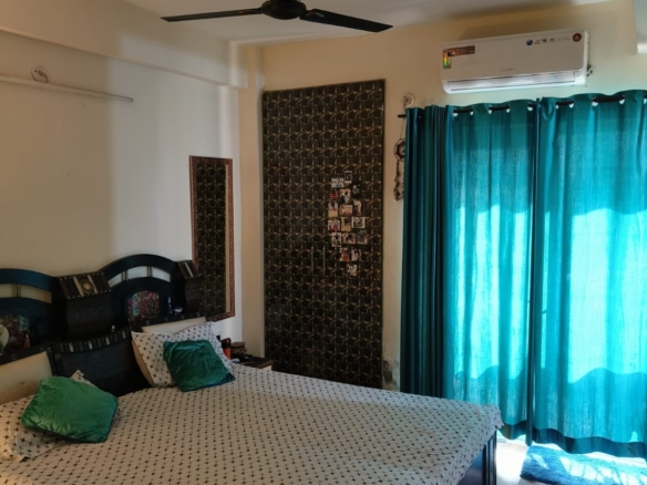 2 Beds 1 Bath for sale in Gaur city 2, Noida UP