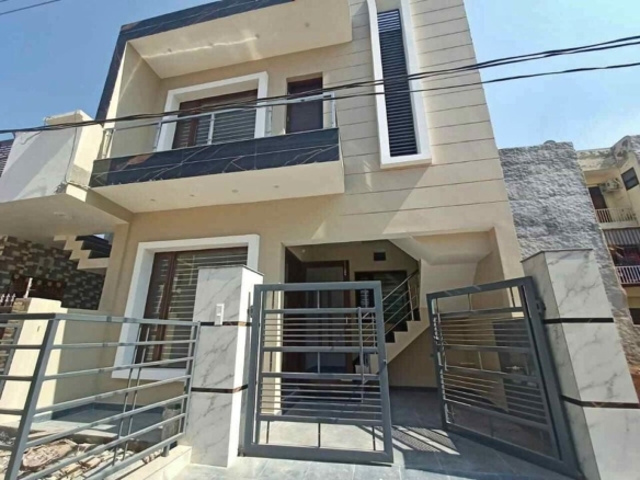 Ready to Move 3 beds 3 baths House for Sale in SAS Nagar, Punjab