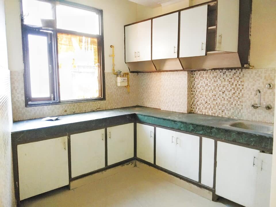 2BEDS FLAT FOR RENT IN SAKET AREA