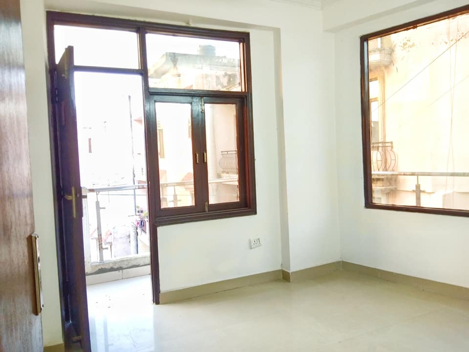 2BEDS FLAT FOR RENT IN SAKET AREA