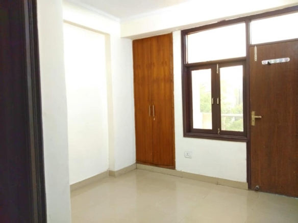 2BEDS FLAT FOR RENT IN SAKET AREA