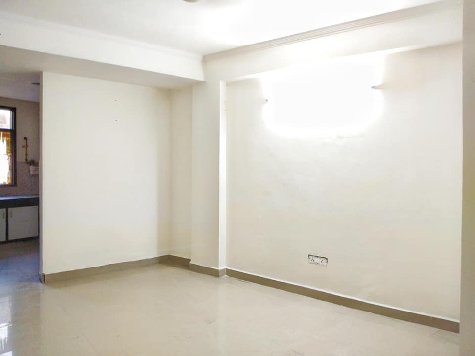 2BEDS FLAT FOR RENT IN SAKET AREA