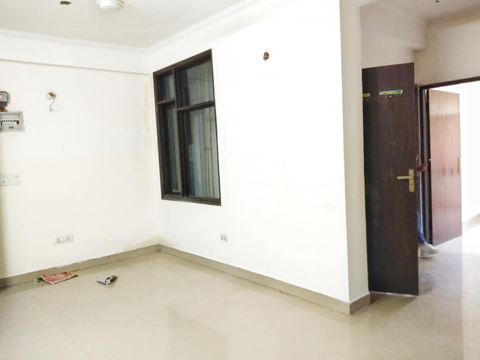 2BEDS FLAT FOR RENT IN SAKET AREA