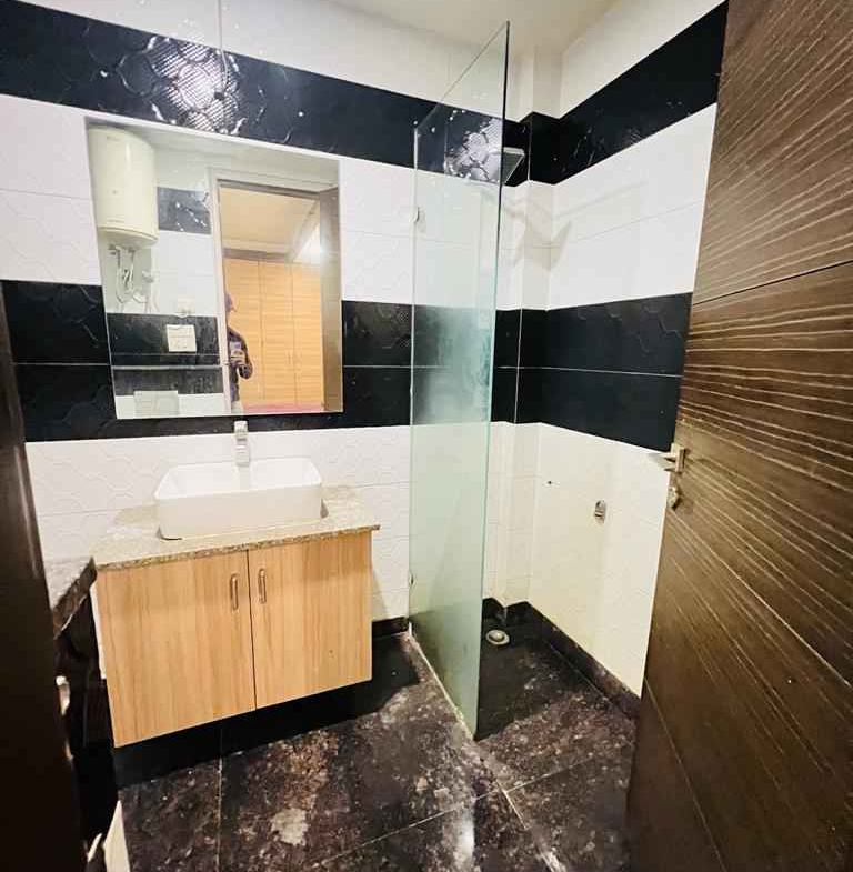 Beautiful Fully furnished 3 Beds 3 Baths – Apartment for Rent in Delhi