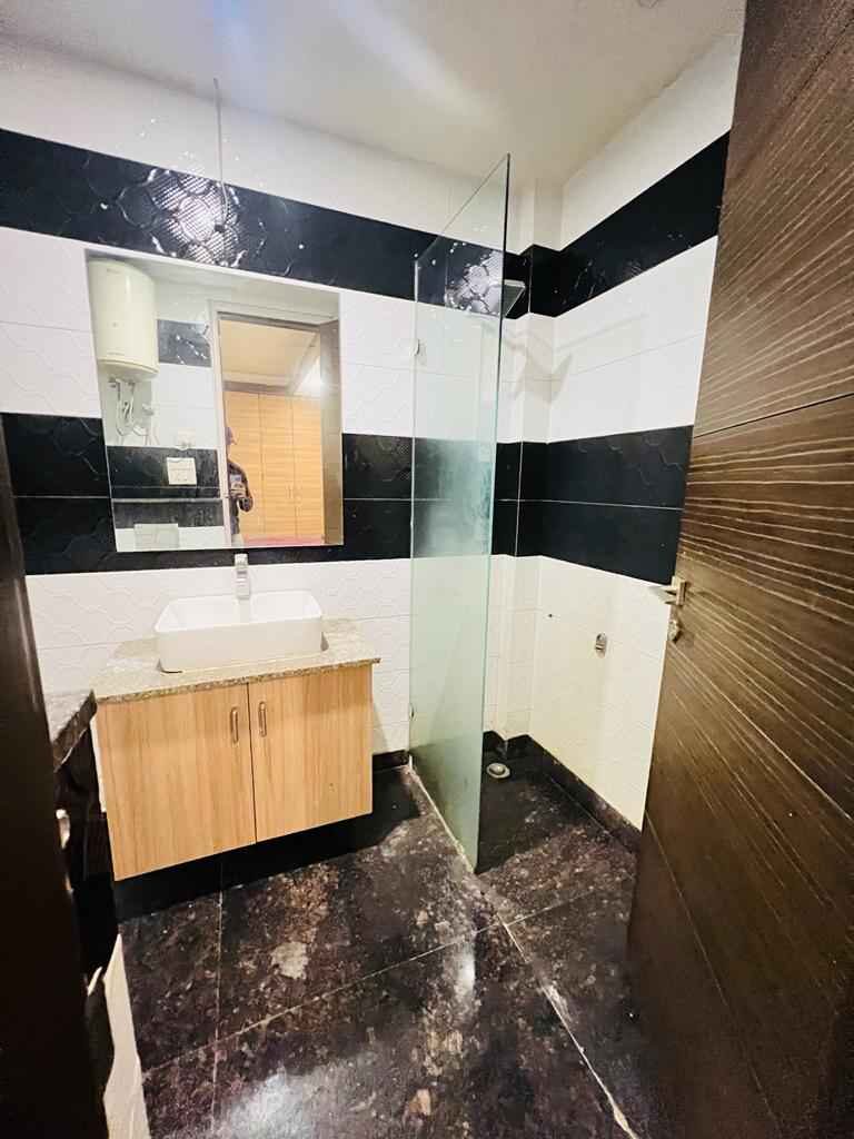 sa4 Beautiful Fully furnished 3 Beds 3 Baths – Apartment for Rent in Delhi