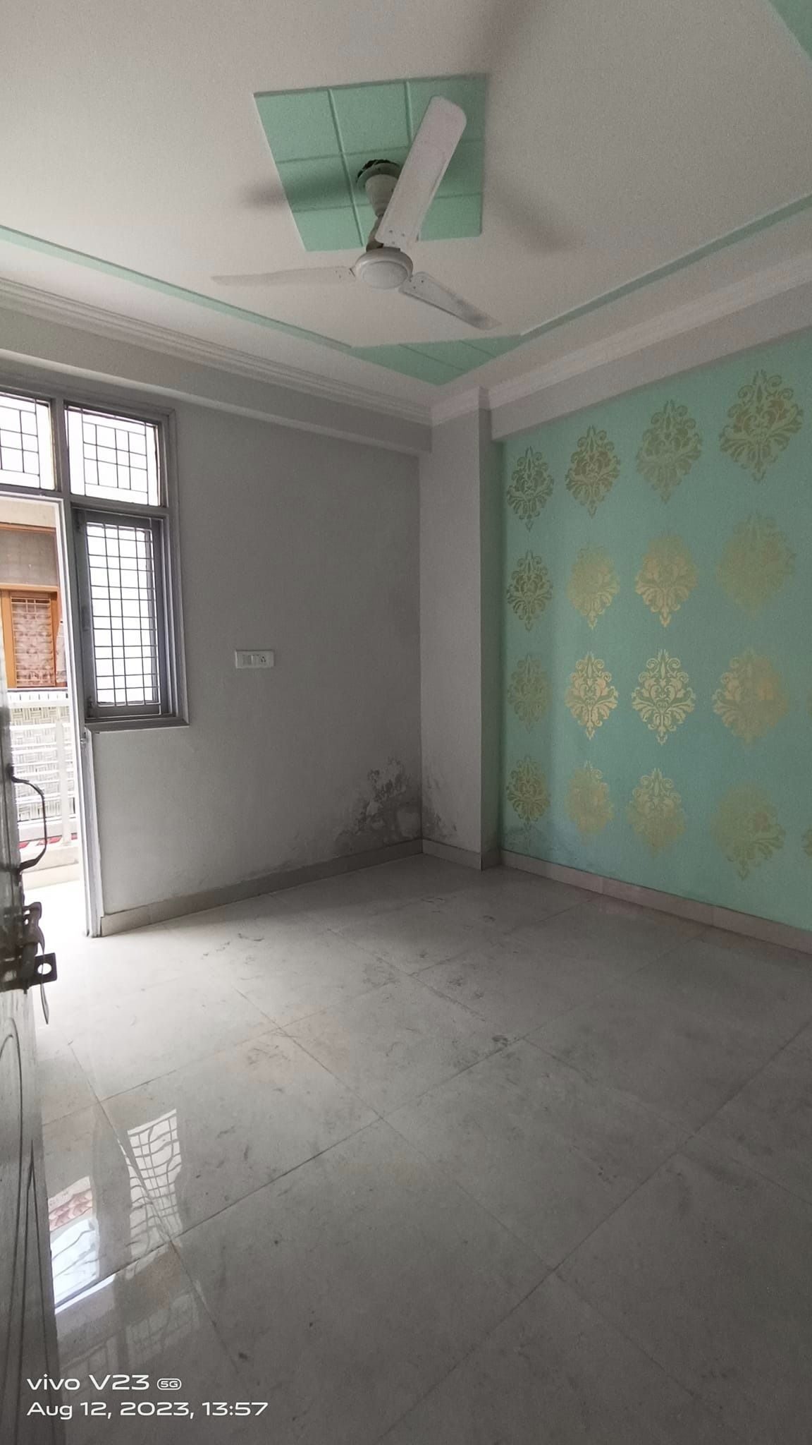sg6 Ready to Move 2 beds 1 bath for Sale in Noida, UP