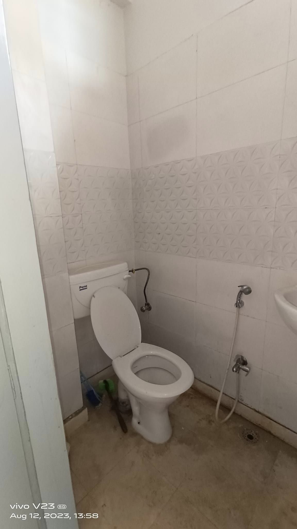 sg7 Ready to Move 2 beds 1 bath for Sale in Noida, UP