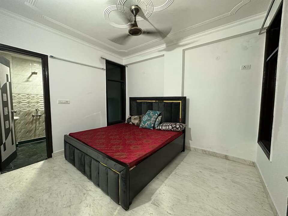2BEDS FURNISHED FLAT FOR RENT IN SAKET AREA