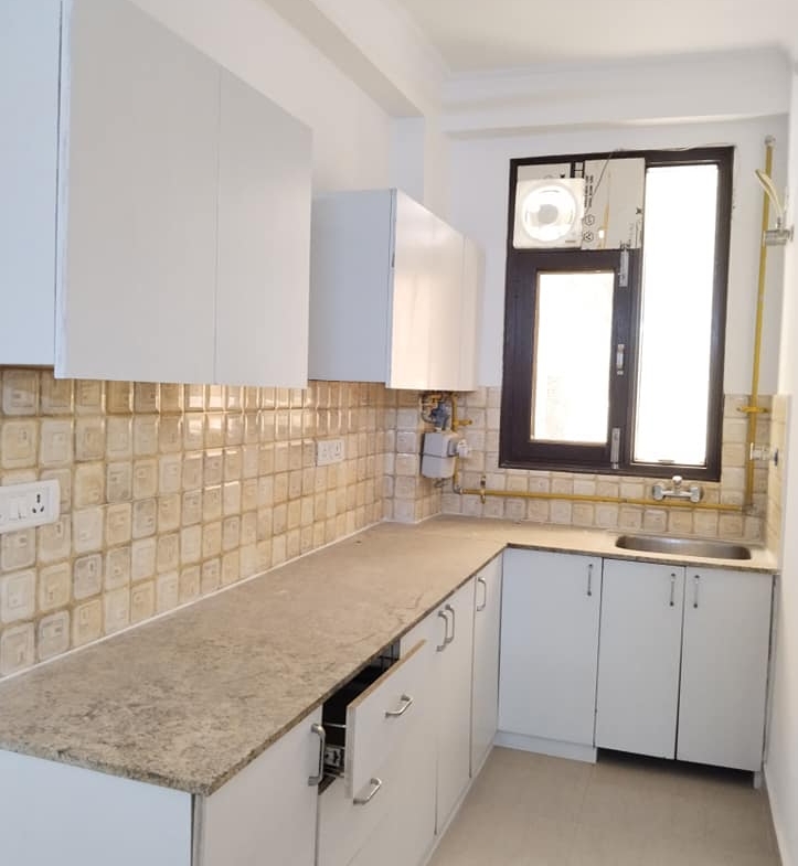 2 Beds 1 Baths Flat for Rent in Saket Delhi