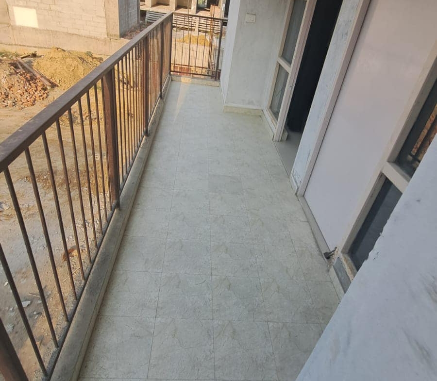 3 Beds 3 Baths Flat for Sale in Gr. Faridabad, Delhi NCR