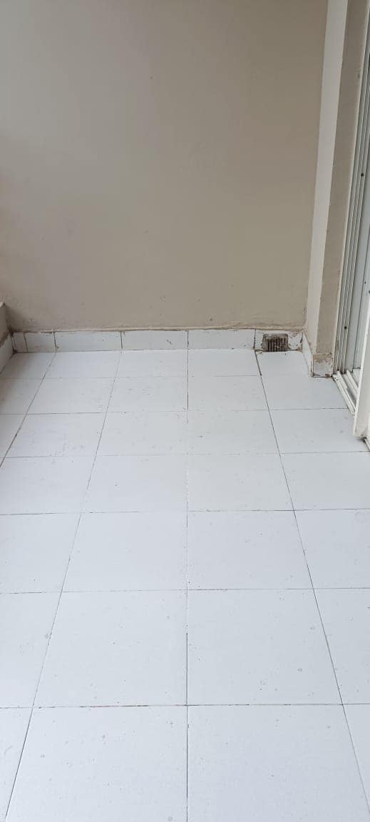 vs1 3 Beds 3 Baths 1 Servant Flat for Sale in Noida, UP