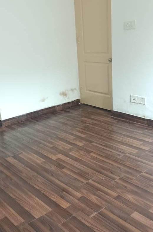 3 Beds 3 Baths 1 Servant Flat for Sale in Noida, UP