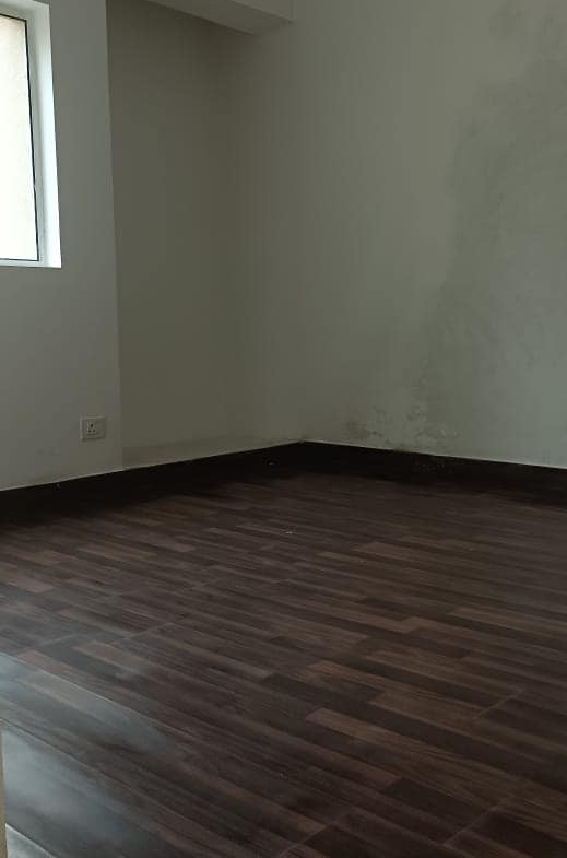 3 Beds 3 Baths 1 Servant Flat for Sale in Noida, UP