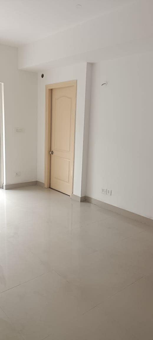 vs6 3 Beds 3 Baths 1 Servant Flat for Sale in Noida, UP