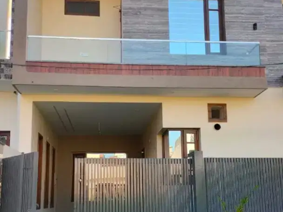 4 Bds – 4 Ba – 3200 ft2 8 marlas kothi 1 cr just walkable distance from curo pvr cinema
