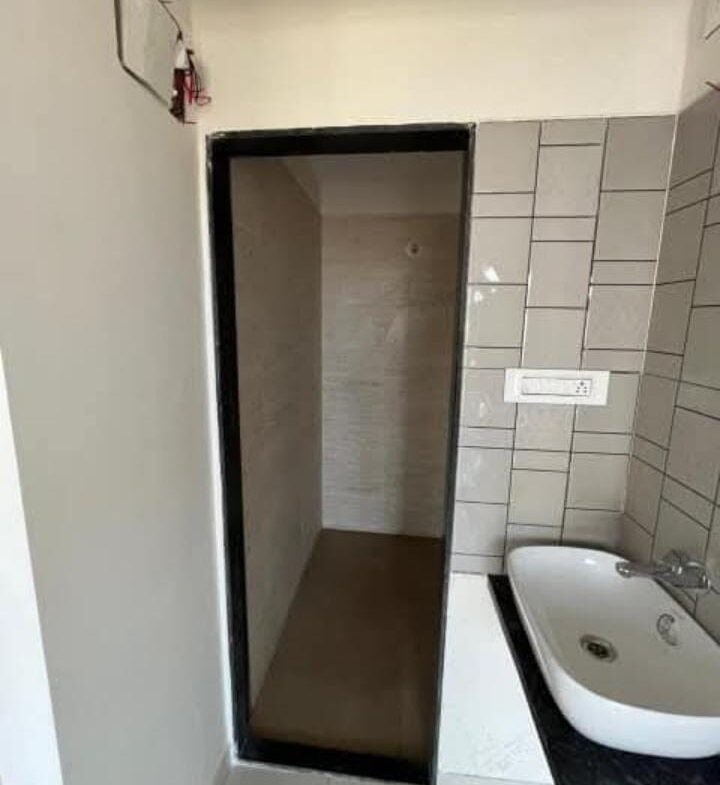 1 Bed and 1 Bath for Sale in Navi Mumbai.