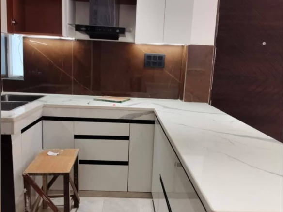 2 Beds and 2 Baths Flat for Rent in New Delhi