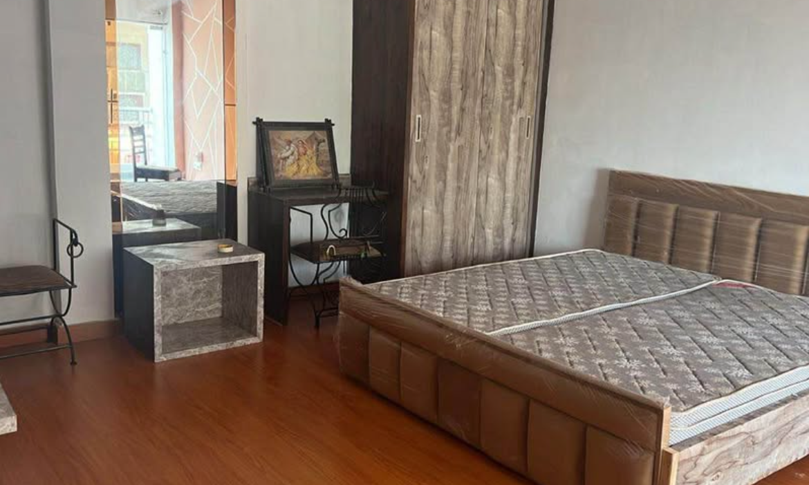 1 Bed and 1 Bath Flat for Rent in New Delhi