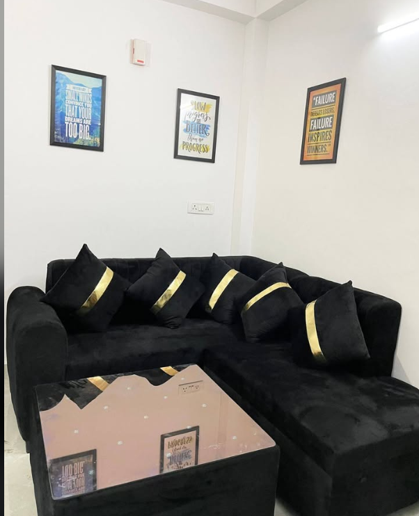 1 Bed and 1 Bath Flat for Rent in New Delhi