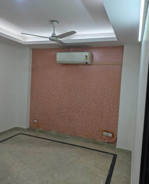 2 Beds and 2 Baths Flat for Rent in New Delhi