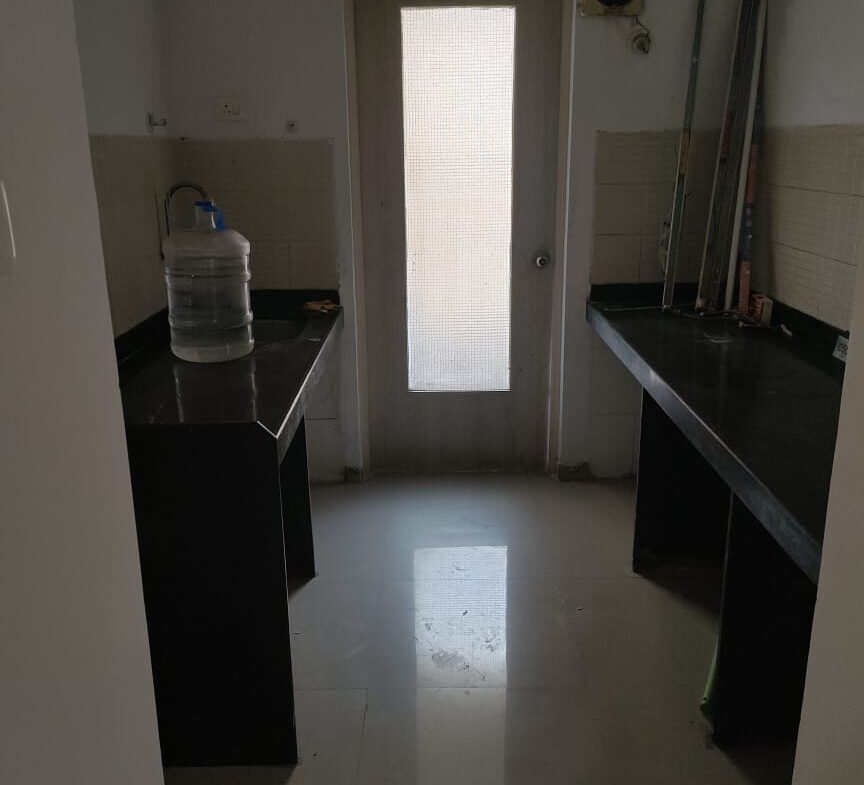 1 Bed and 1 Bath For Sale In Mumbai.